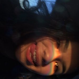 Meet your Posher, Selena